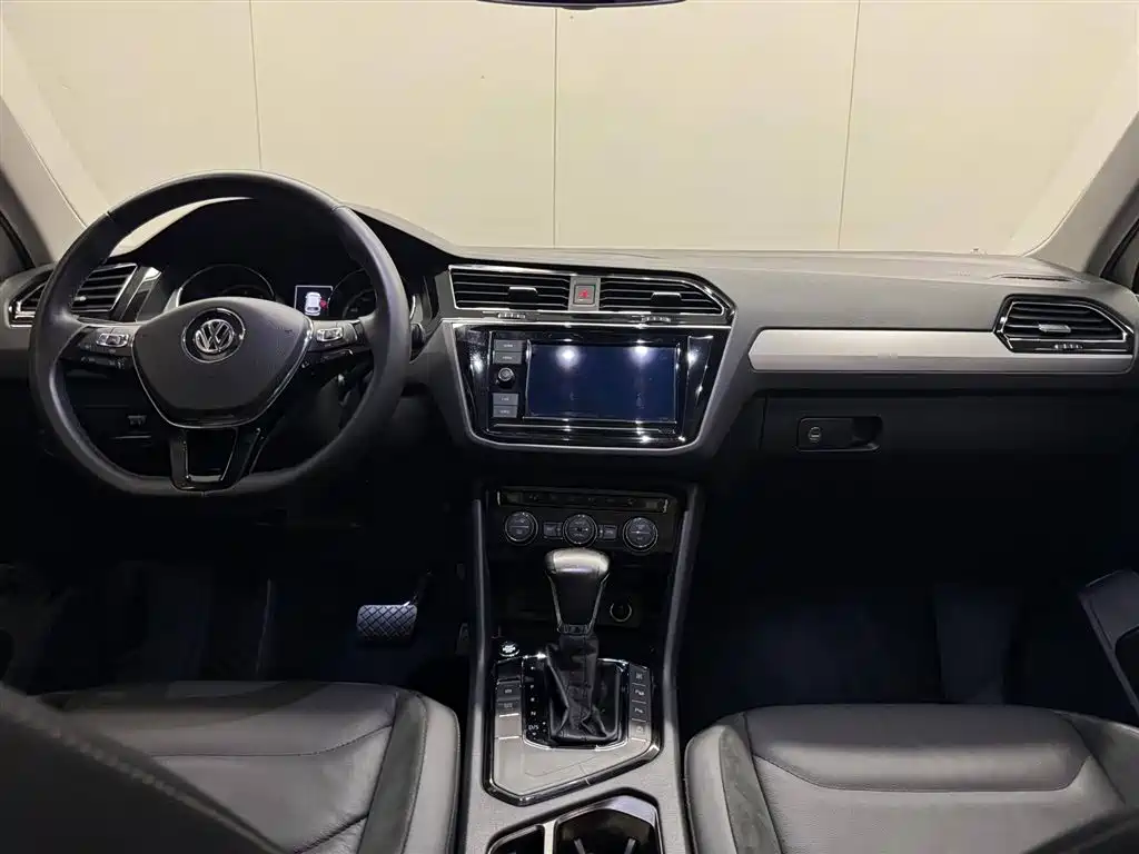 Volkswagen Tiguan L 2018 330TSI Automatic 2WD Luxury Edition фото 7