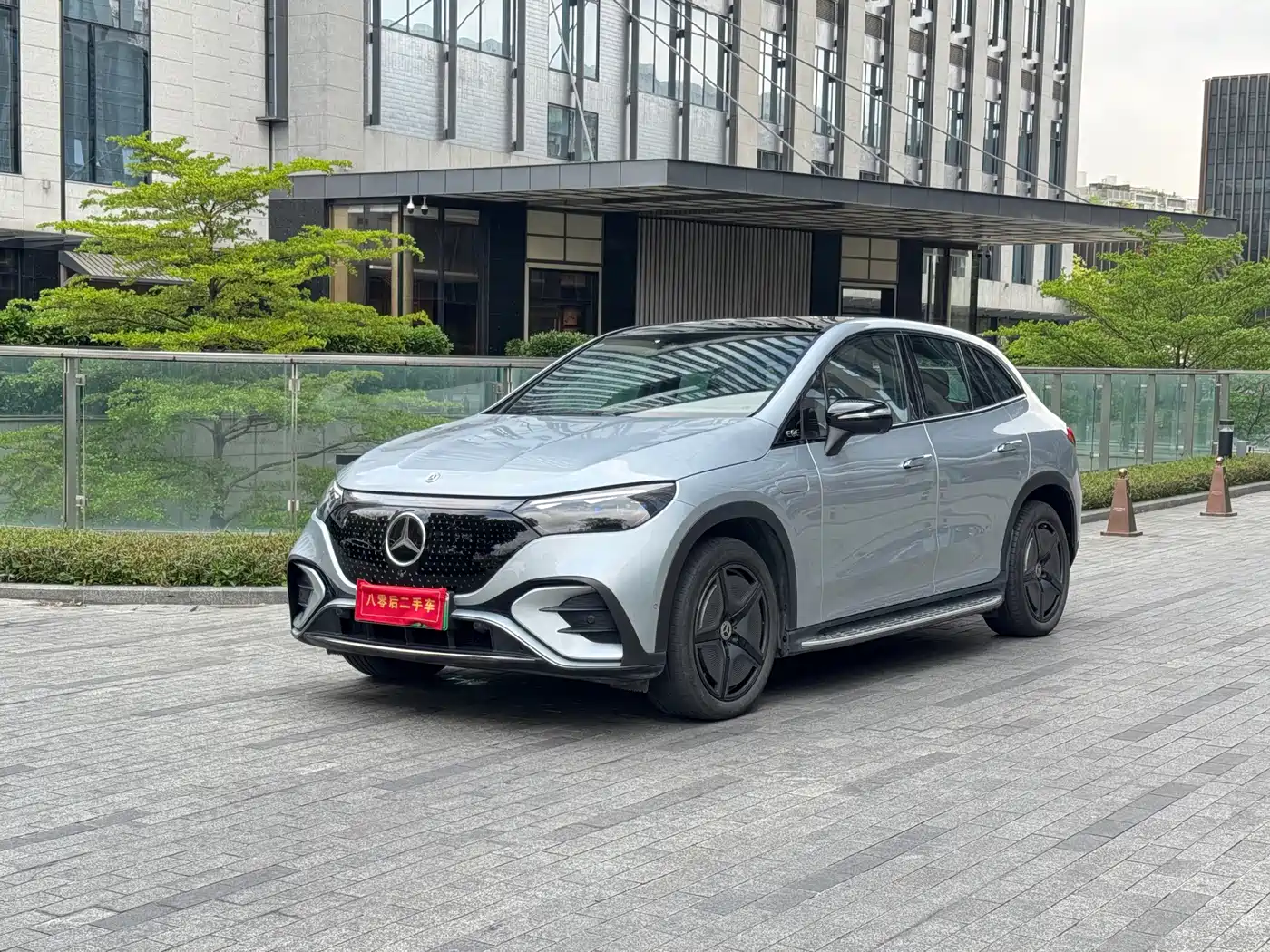 MERCEDES-BENZ EQE SUV