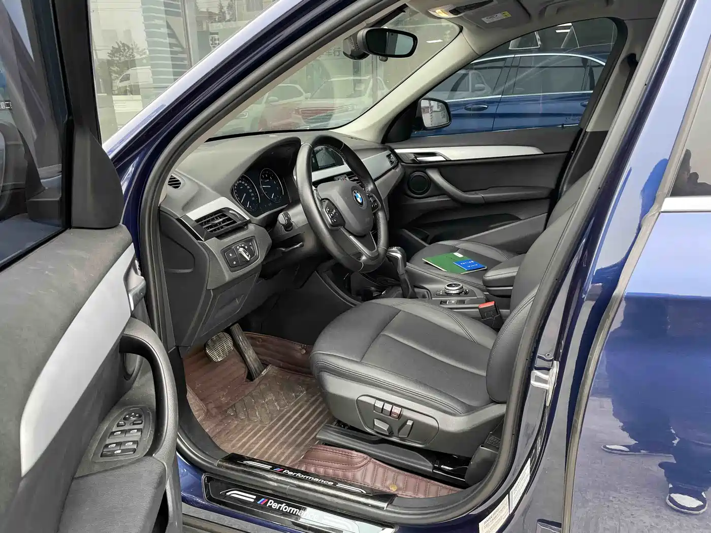BMW X1 2019 sDrive20Li Leading Model фото 6