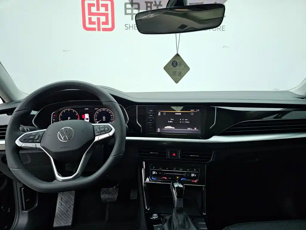 Volkswagen Passat 2025 2025 Outstanding 380TSI Dragon Soaring Edition