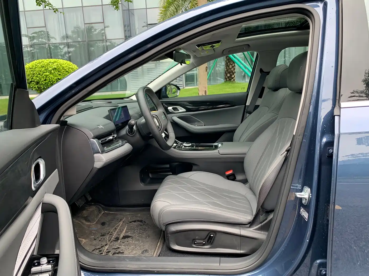 Geely Galaxy Galaxy A7 2025 EM-i 150km Explorer+ Edition фото 8