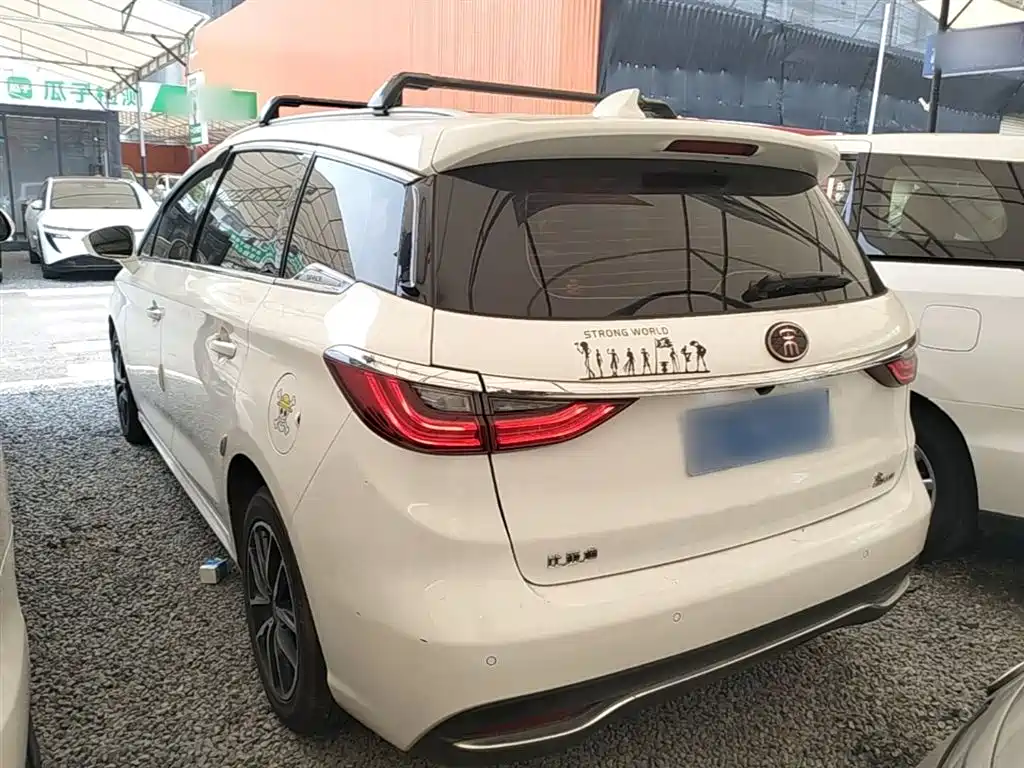 BYD Song MAX 2018 1.5T Auto Smart Connected Elite 6-Seater фото 5