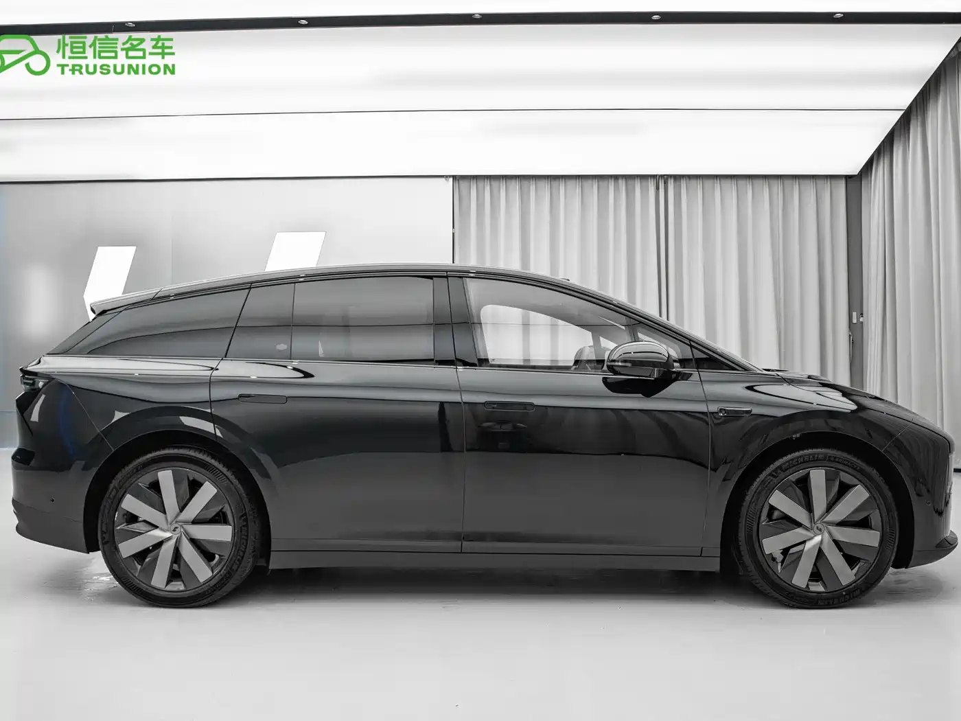 Li Auto i6 2025 2025 4WD Base Model