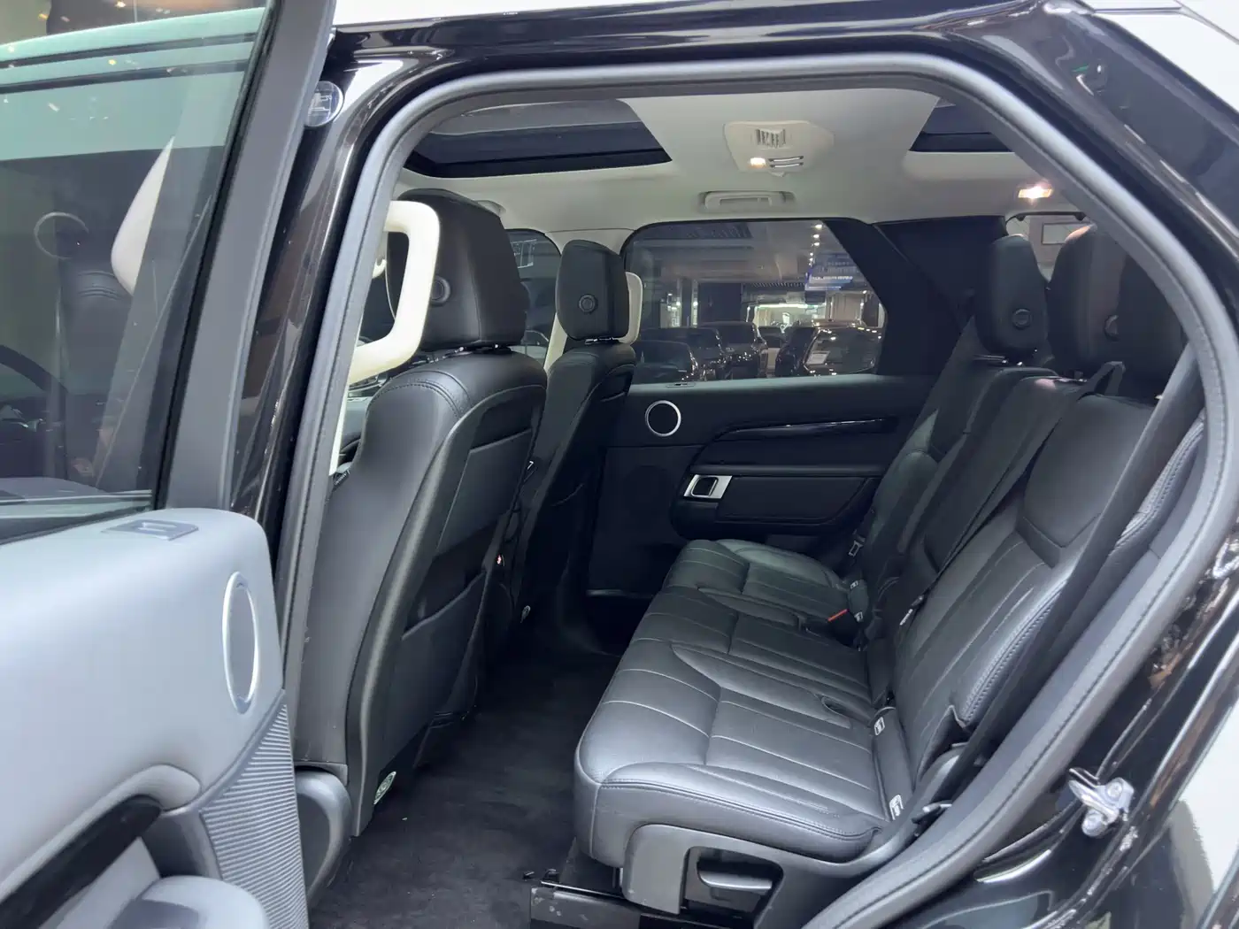 Land Rover Discovery 2020 2.0T SE фото 6
