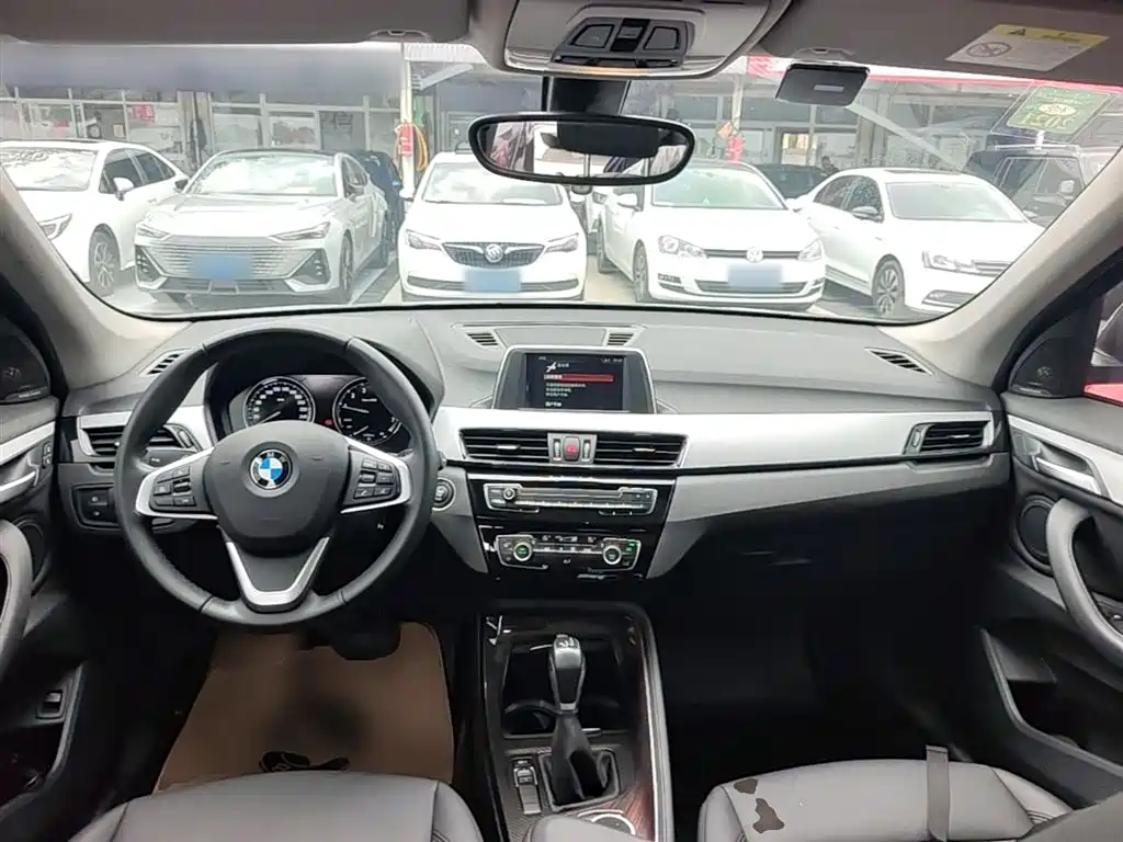 BMW X1 2019 sDrive18Li Fashion Model фото 10