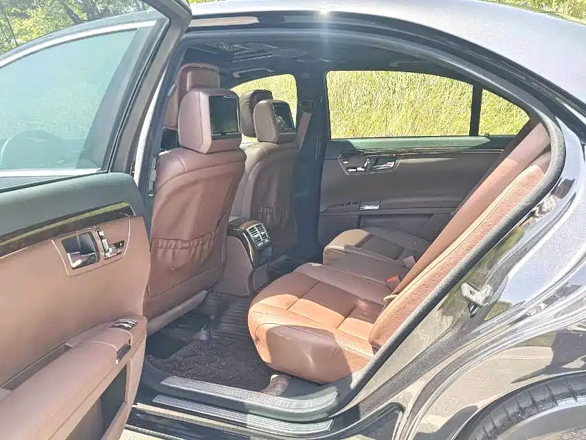 Mercedes-Benz S-Class 2012 S 300 L Luxury Grand Edition фото 6