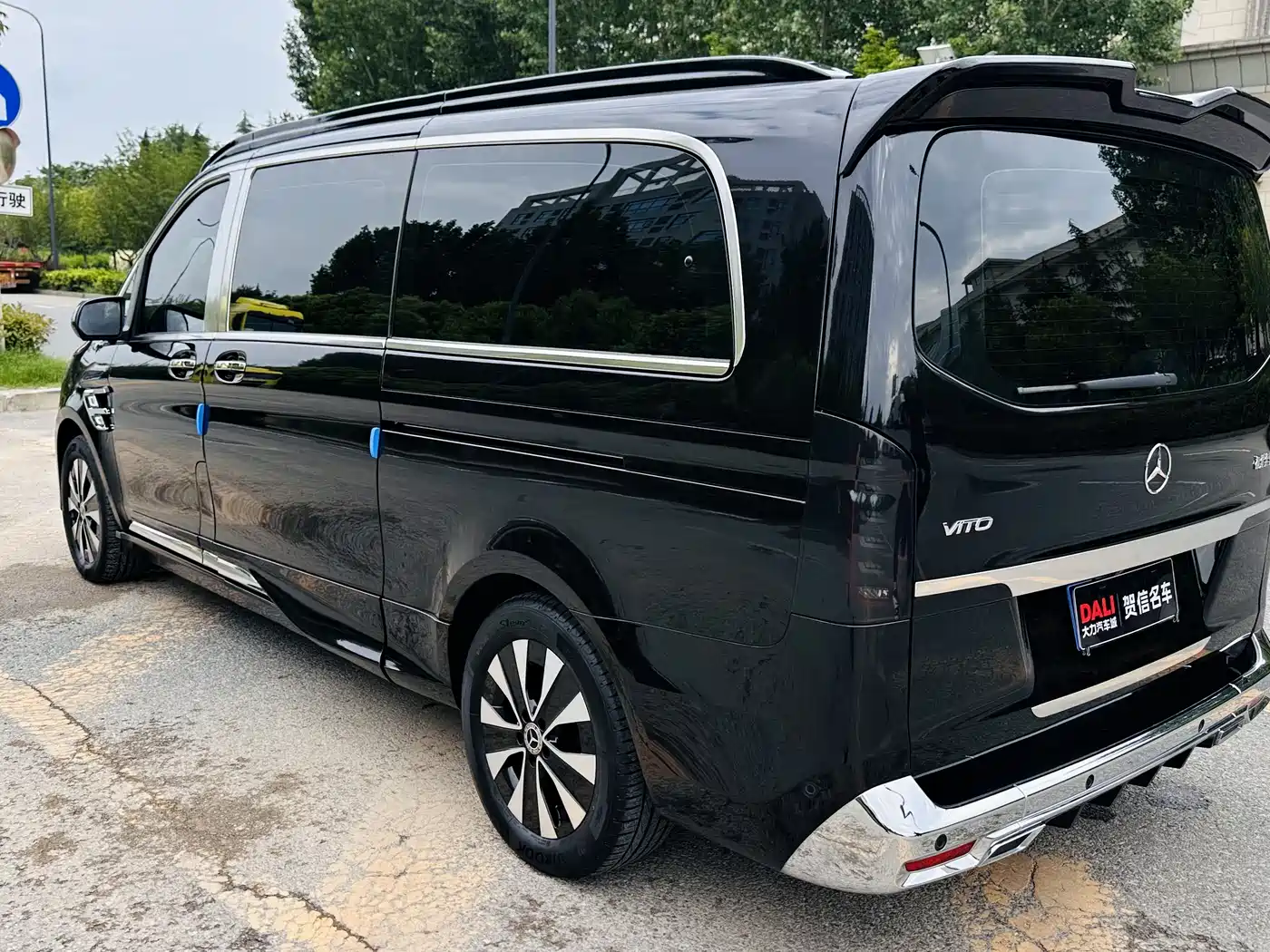 Mercedes-Benz Vito 2023 2.0T Business 7-Seater фото 20