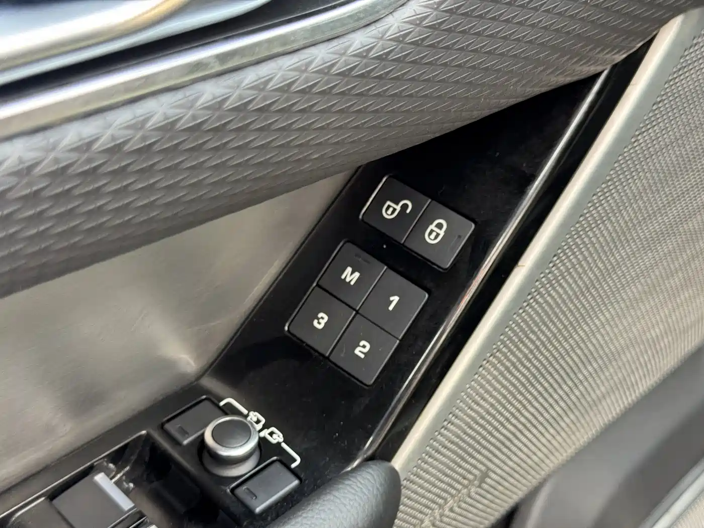 Land Rover Range Rover Velar 2018 P380 R-DYNAMIC SE фото 13