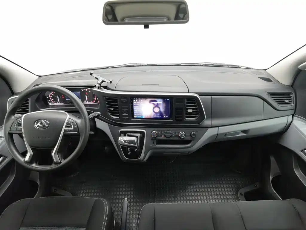 SAIC Maxus Xintu V80 2025 Model PRO Aoyun 2.0T Automatic Short Wheelbase Medium Roof 5/6-seater фото 5