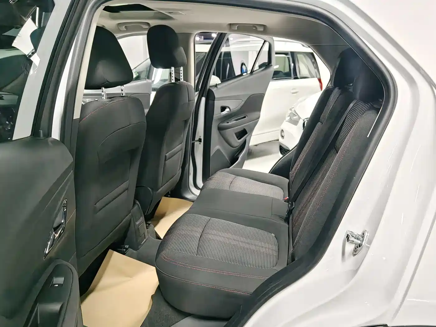 Buick Encore 2016 18T Automatic 2WD Urban Leading фото 6