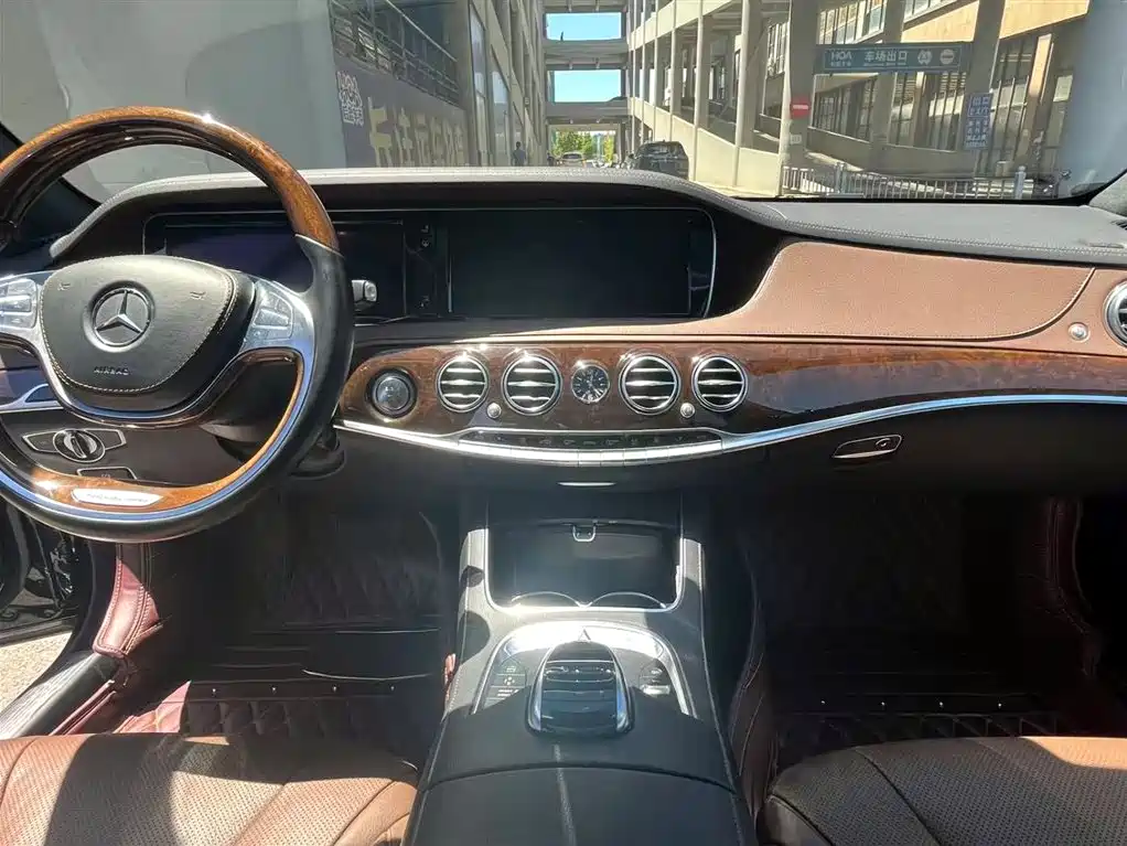 Mercedes-Benz Maybach S-Class 2015 S 400 4MATIC фото 12
