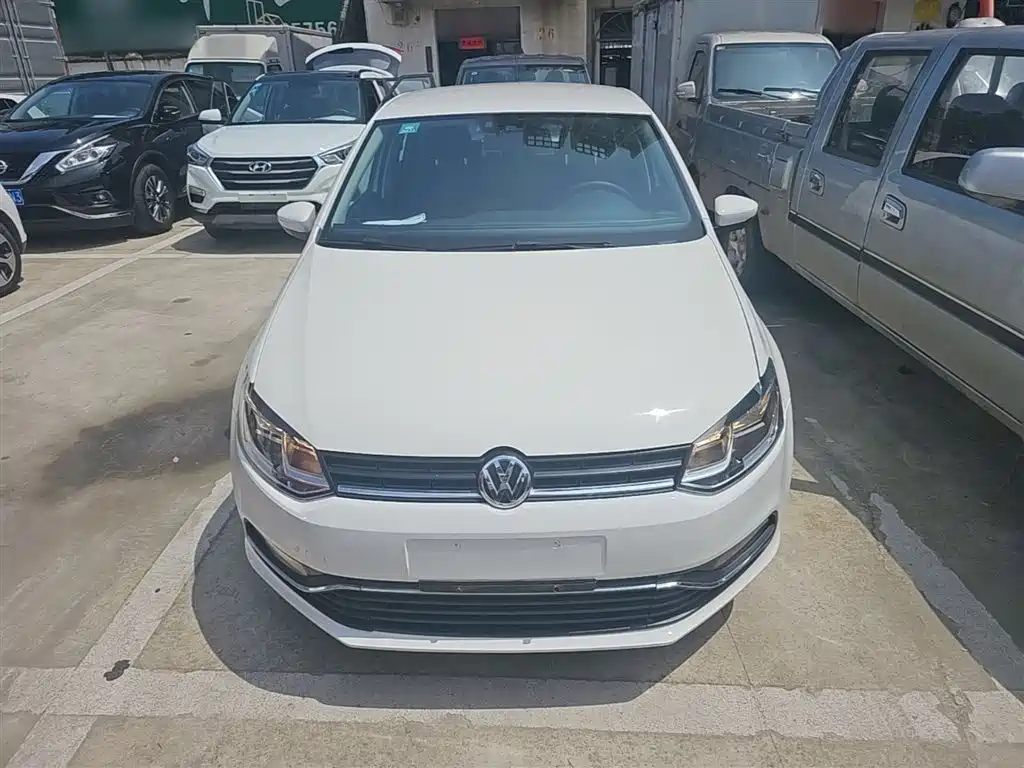 Volkswagen Polo 2014 1.4L Automatic Comfort Edition фото 3