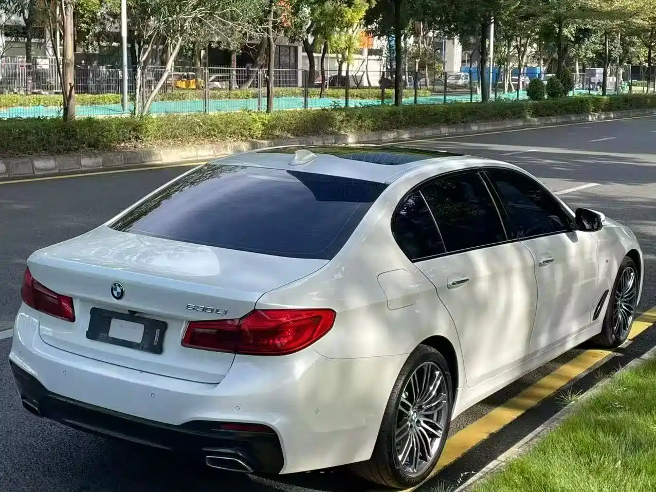 BMW 5 Series 2018 530Li Leading M Sport Package фото 9