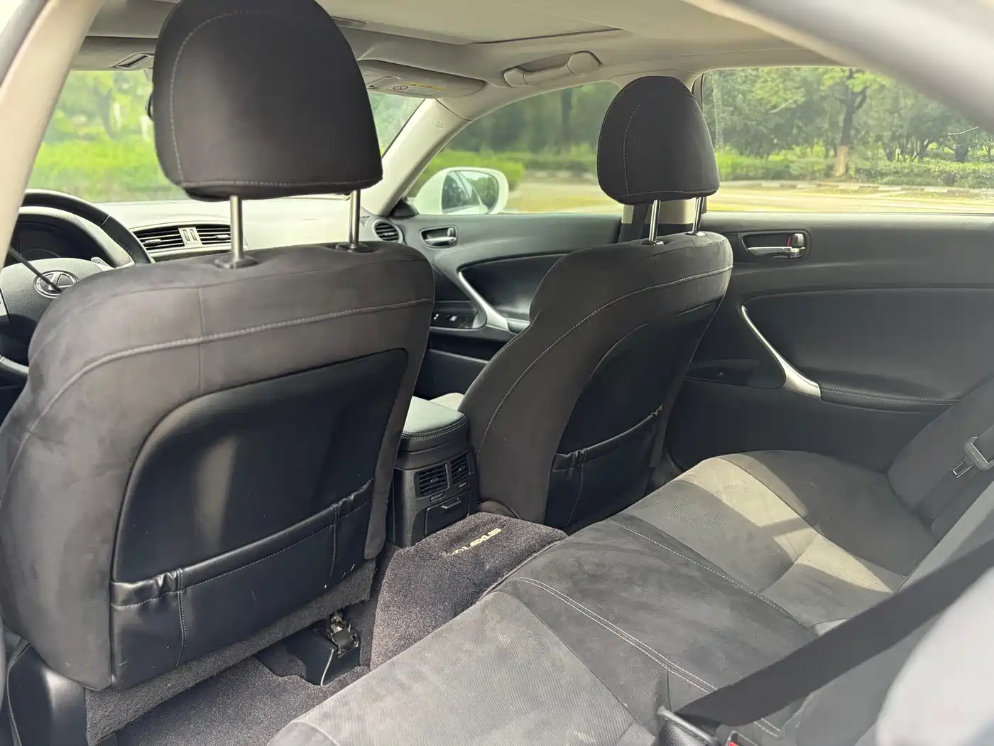 Фото 5 - Lexus IS