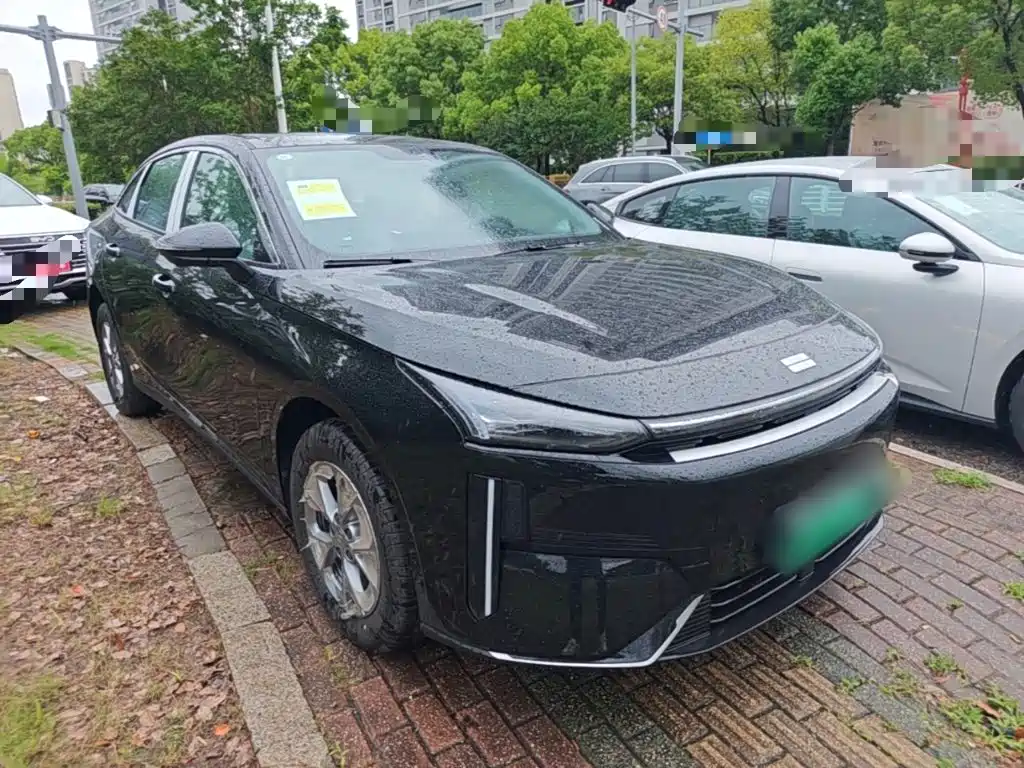 Фото 4 - Geely Galaxy Galaxy L6