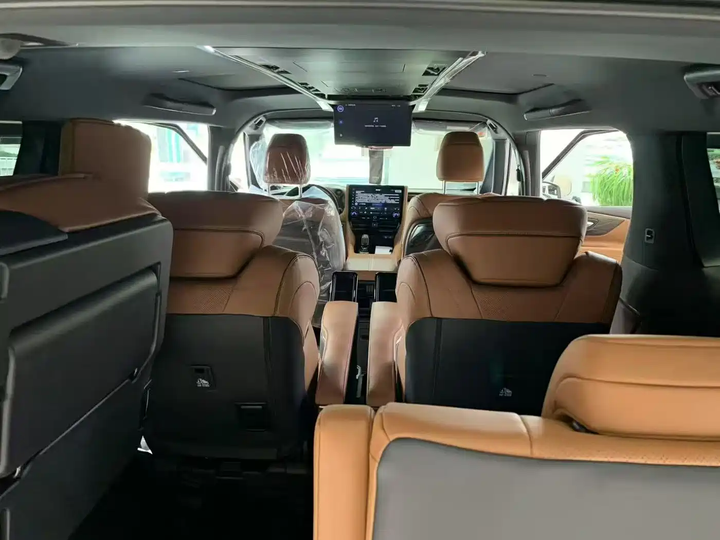 Toyota Vellfire 2024 Crown Hybrid 2.5L Executive Premium Edition фото 5