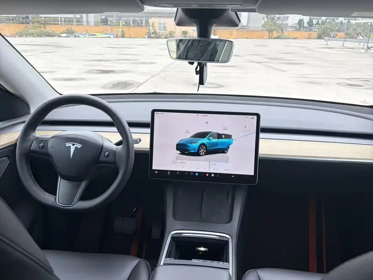 TESLA MODEL Y