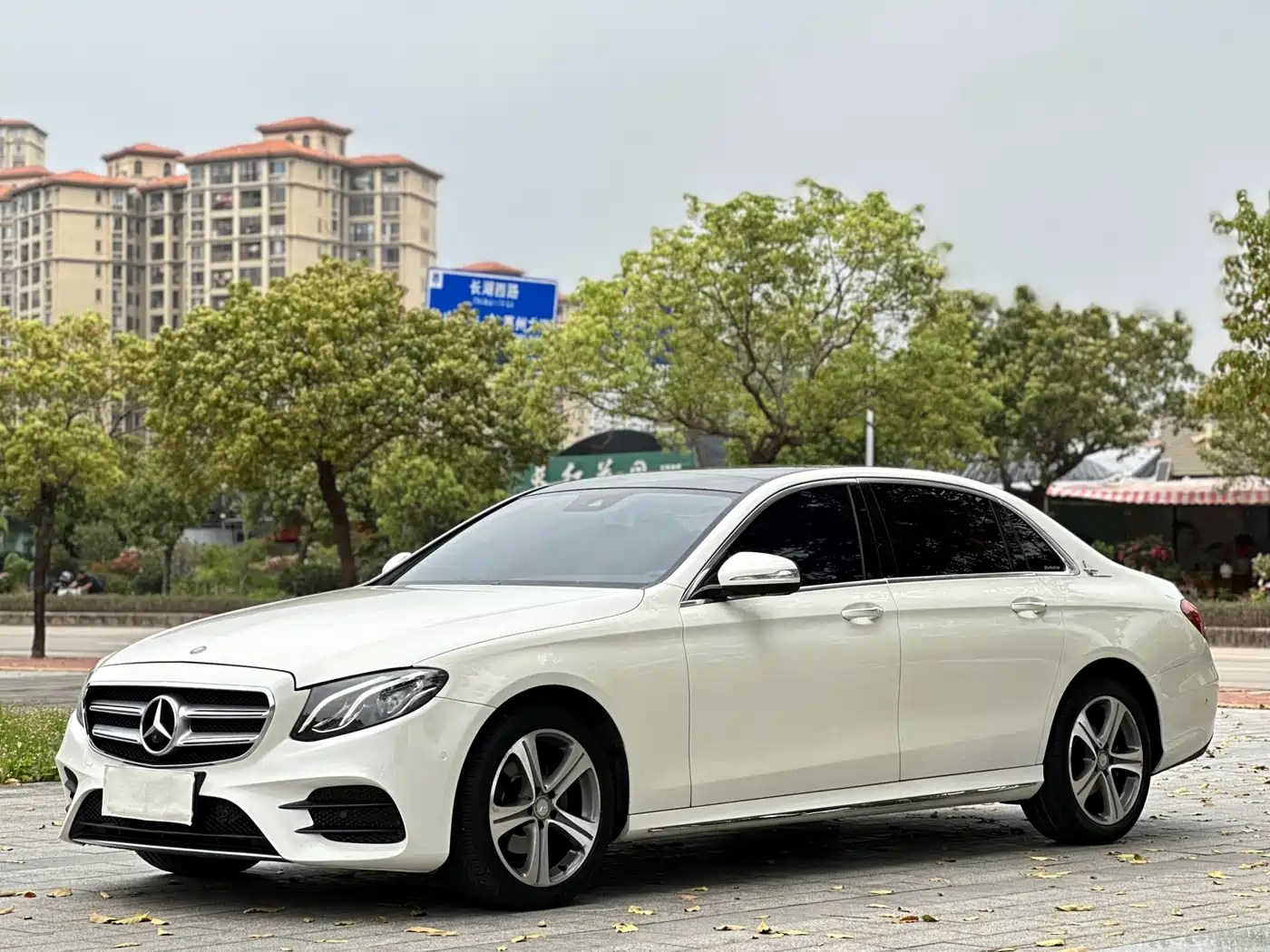 Mercedes-Benz E-Class 2016 E 200 L Sport Type