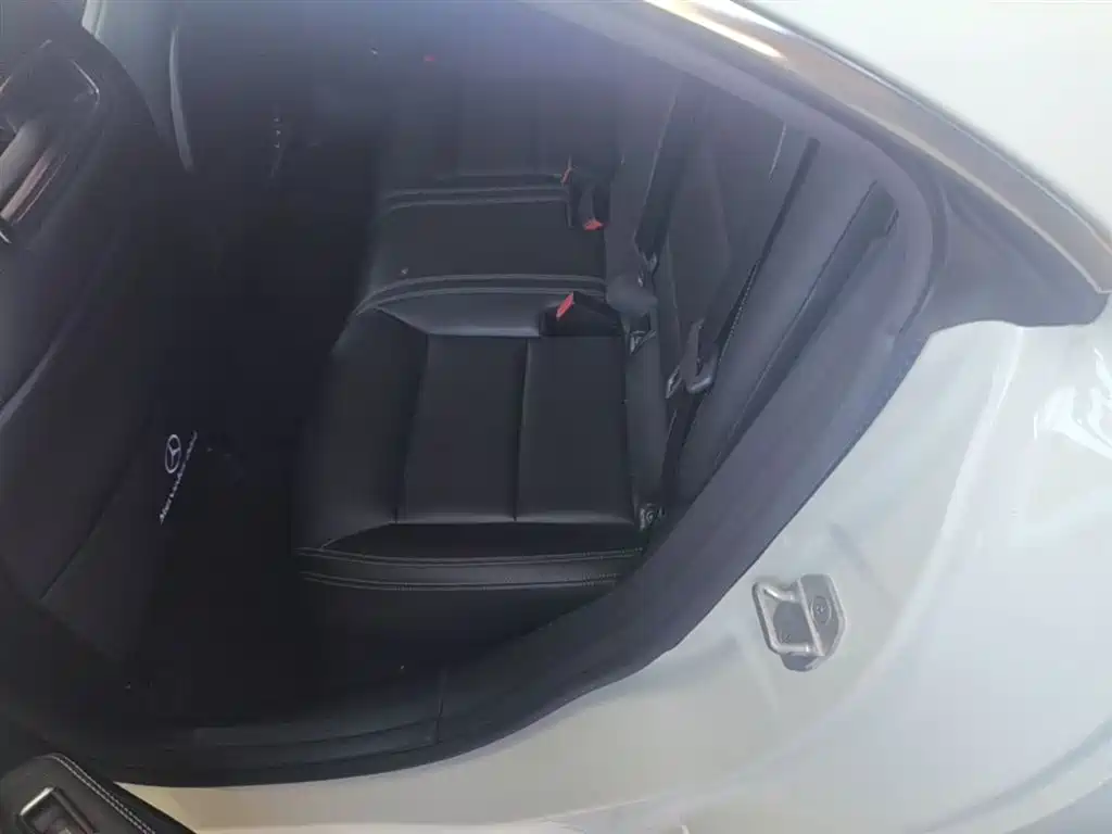Mercedes-Benz CLA (Import) 2017 Facelift CLA 200 Style фото 17