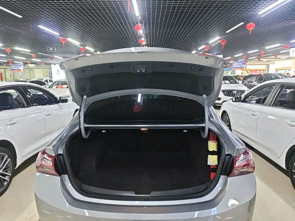 Photo 19 - Chevrolet Malibu XL