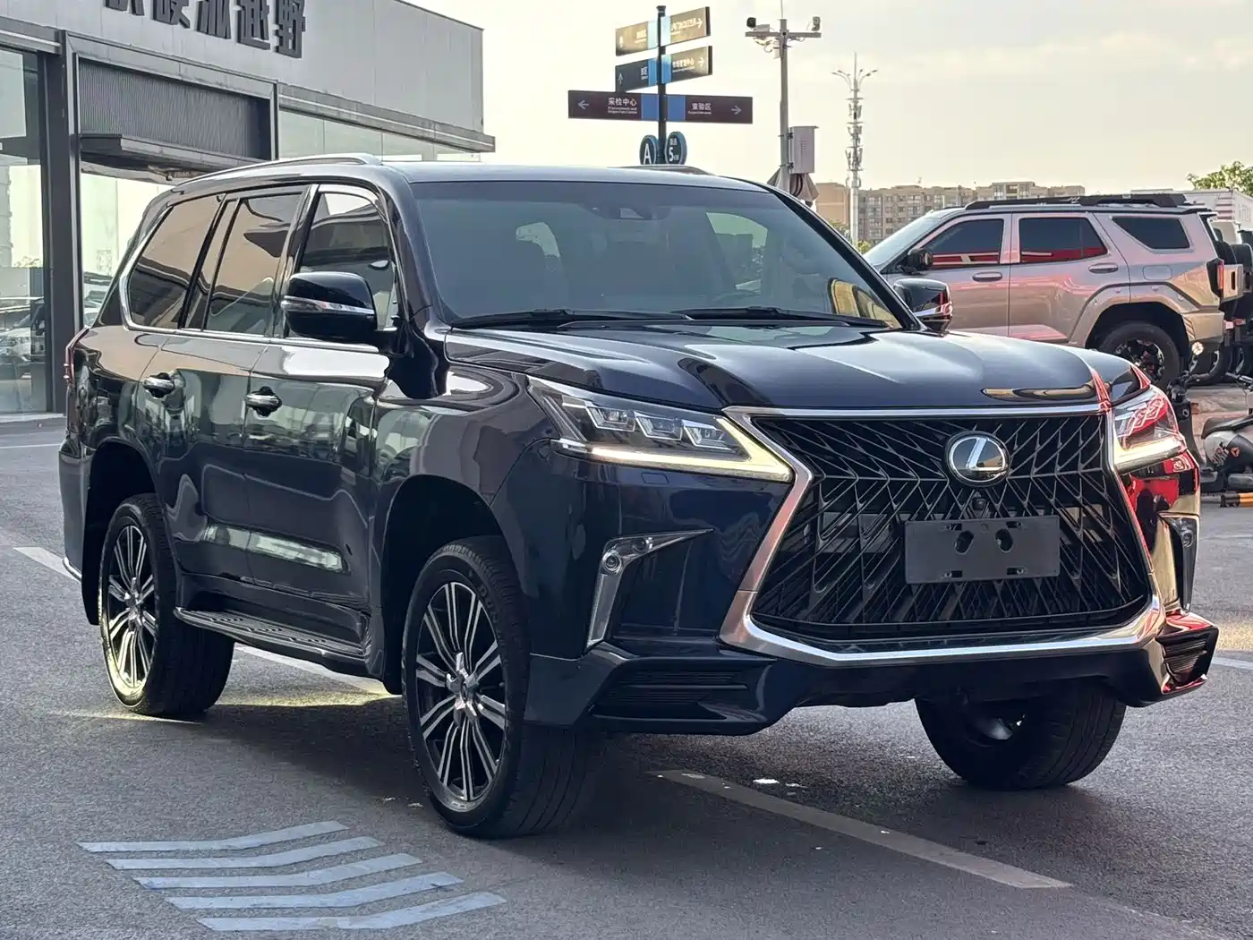 Lexus LX 2019 570 Peak Special Edition