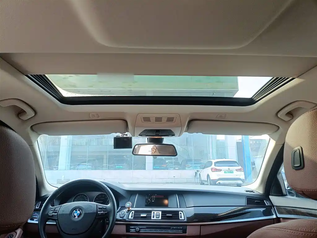 BMW 5 Series 2014 525Li Leading фото 18