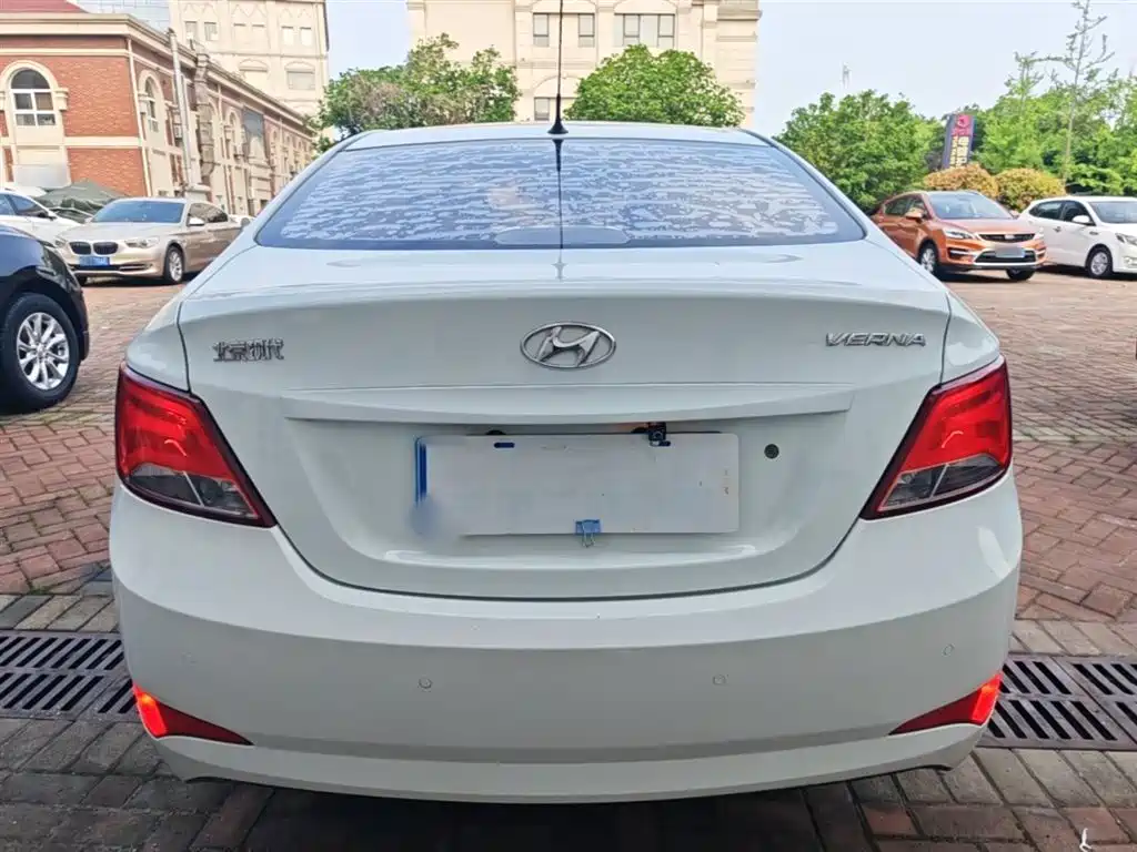 Hyundai Verna 2014 1.4L Manual Smart GLS фото 6