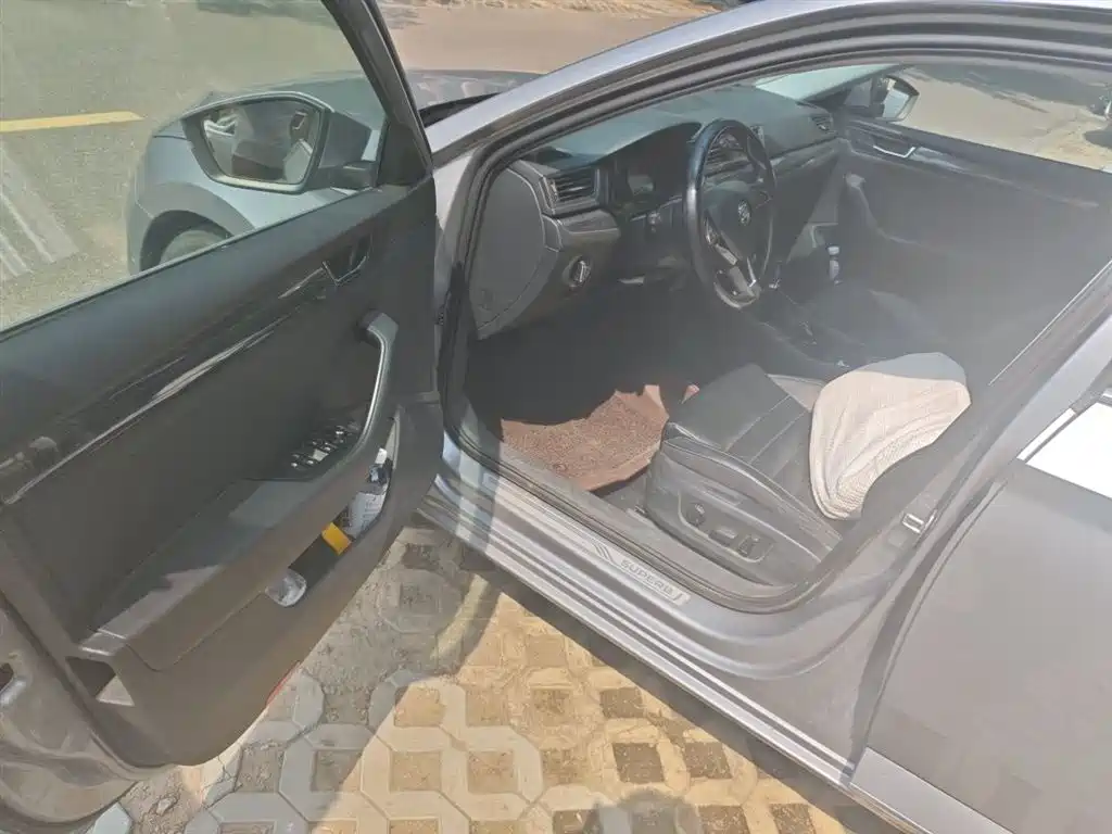 Škoda Superb 2016 TSI330 DSG Smart Edition фото 14