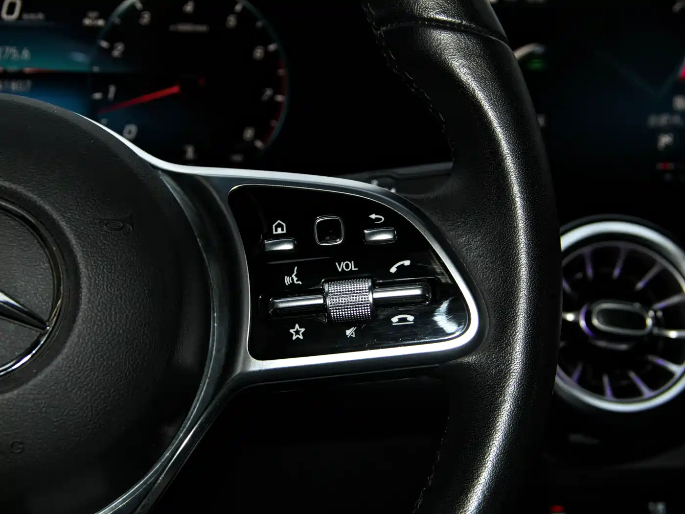 Mercedes-Benz GLB 2023 GLB 220 Style фото 26