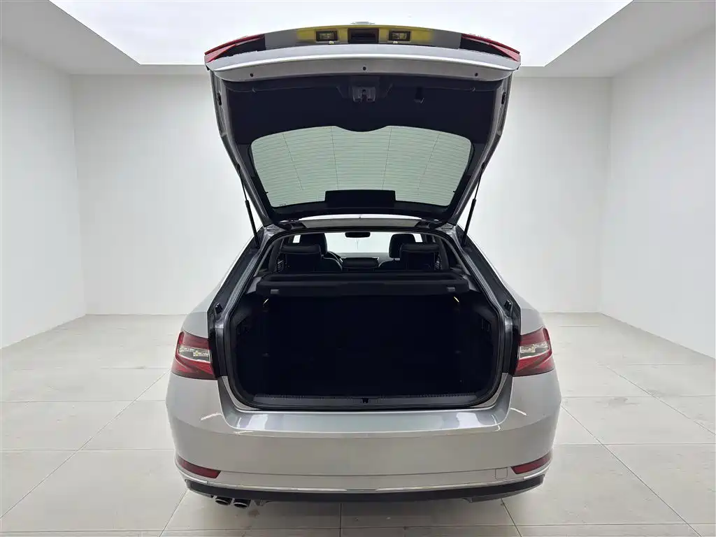 Škoda Superb 2016 TSI330 DSG Smart Edition фото 16