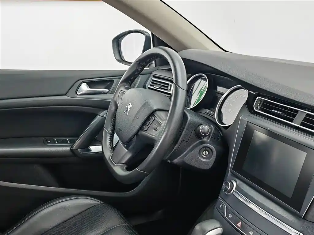 Peugeot 408 2016 1.6T Automatic Luxury Edition фото 22