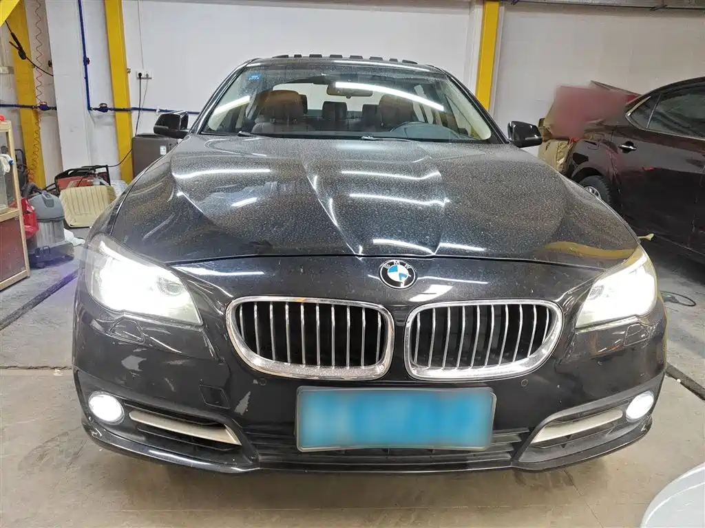 BMW 5 Series 2014 528Li Leading Edition фото 3