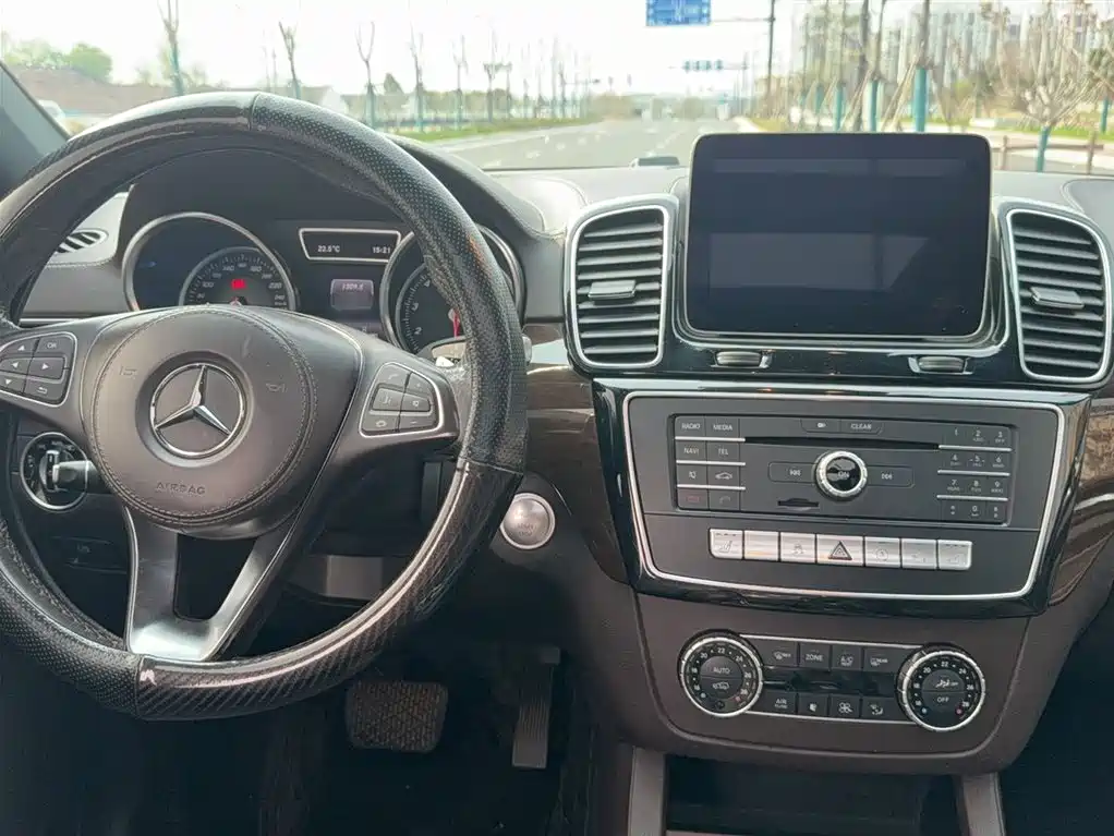 Mercedes-Benz GLS 2018 GLS 400 4MATIC Dynamic фото 10