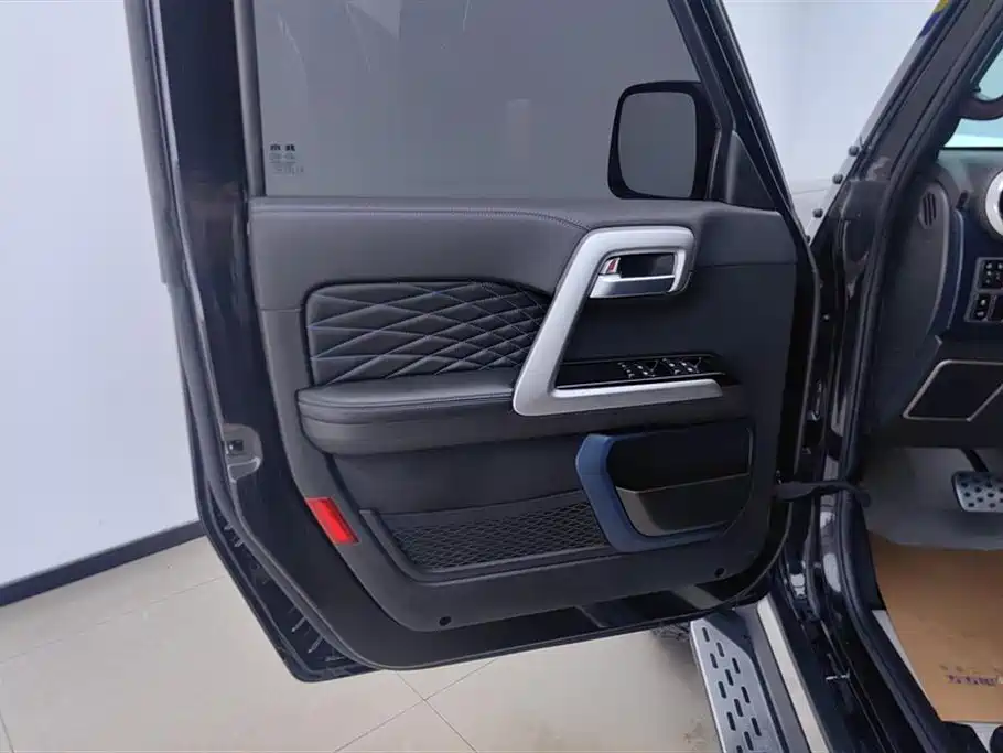 BAIC ORV Beijing Offroad BJ40 2024 2.0T Urban Hunter Glory Edition фото 7