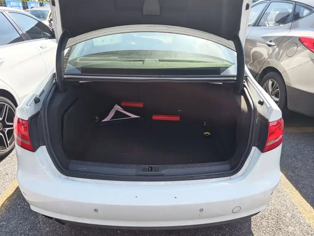 Photo 19 - Audi A4L