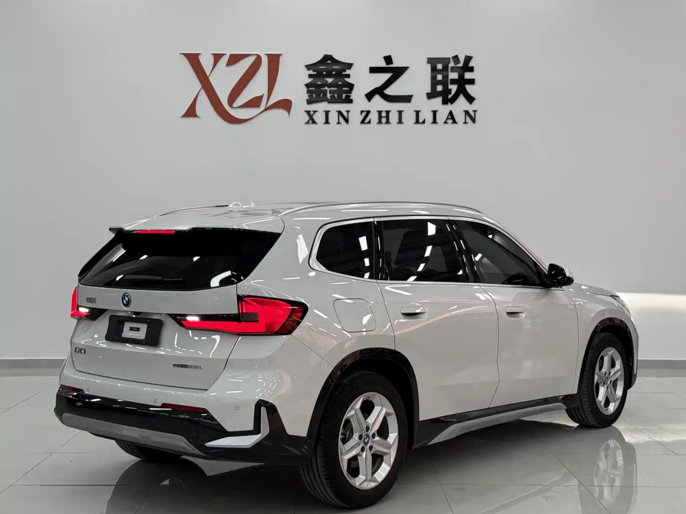 2025 BMW iX1