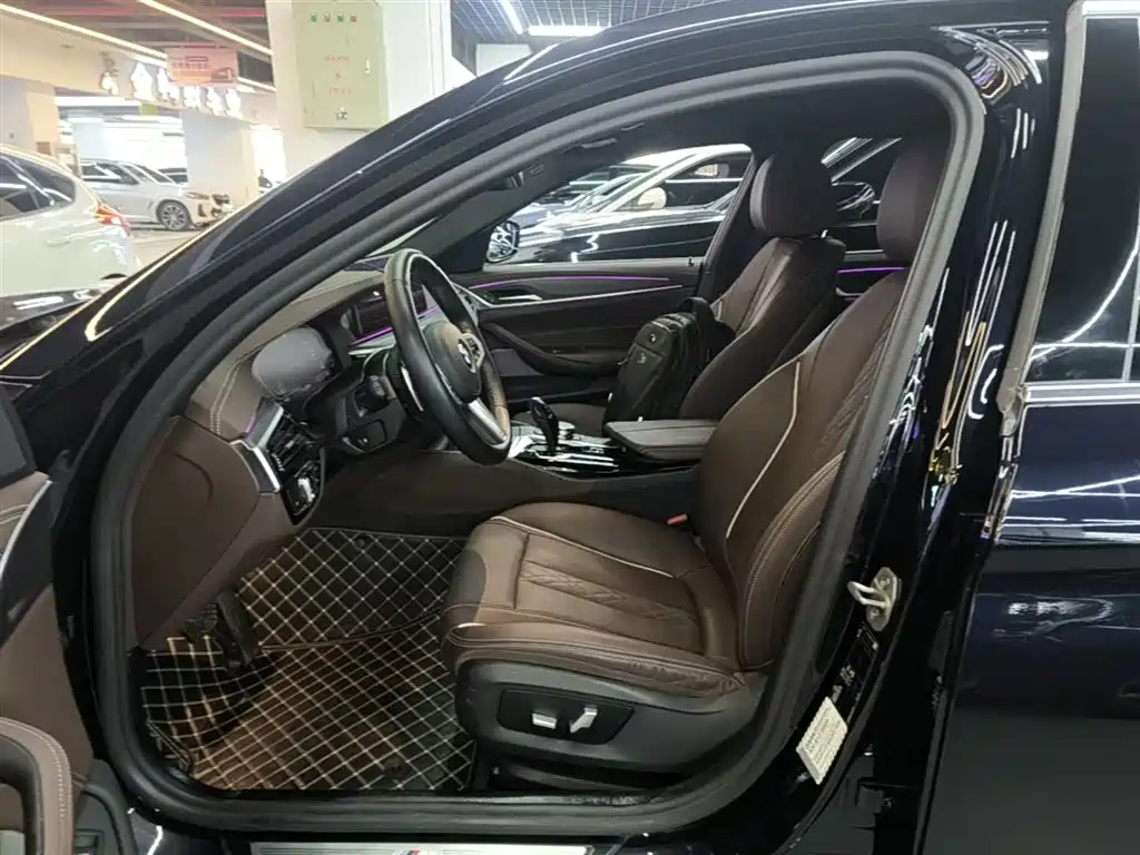 BMW 5 Series 2021 530Li Leading M Sport Package фото 15