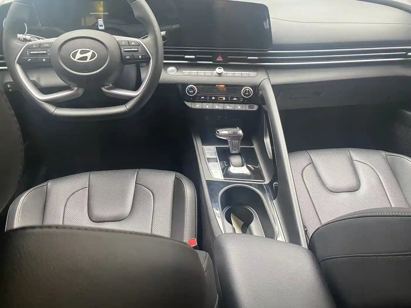 Hyundai Elantra 2023 1.5L CVT GLX Elite Edition фото 5