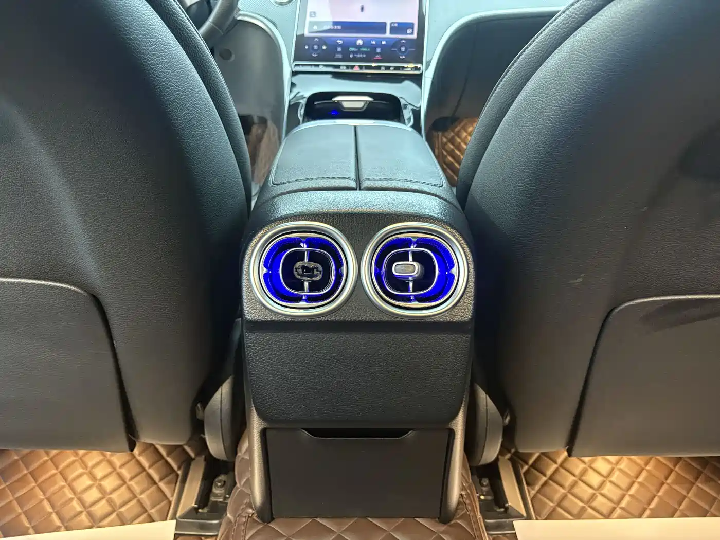 Mercedes-Benz C-Class 2023 Facelift C 200 L Sport Edition фото 8