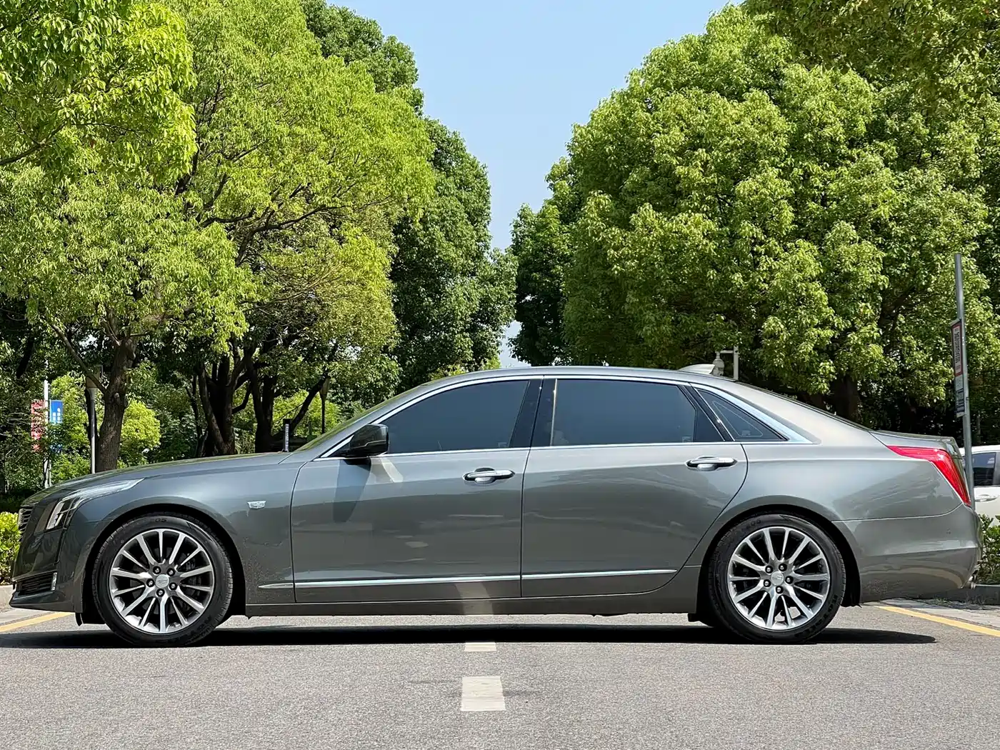 Cadillac CT6 2016 40T Platinum Edition фото 3
