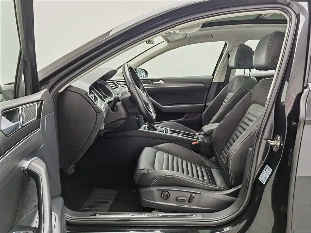 Volkswagen Magotan 2020 330TSI DSG Leading фото 10