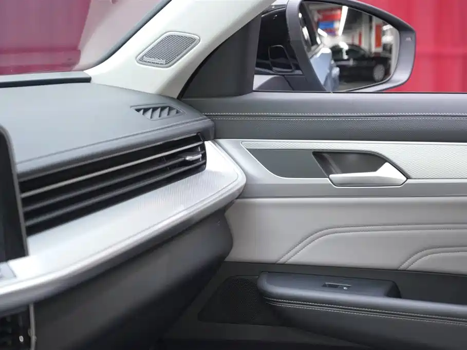 Volkswagen Talagon 2023 380TSI 4WD R-Line Launch Edition фото 16
