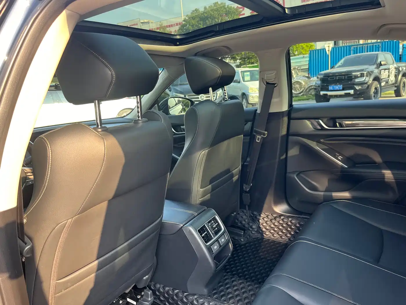 BMW 3 Series 2022 Facelift 325i M Sport Shadow Edition фото 11