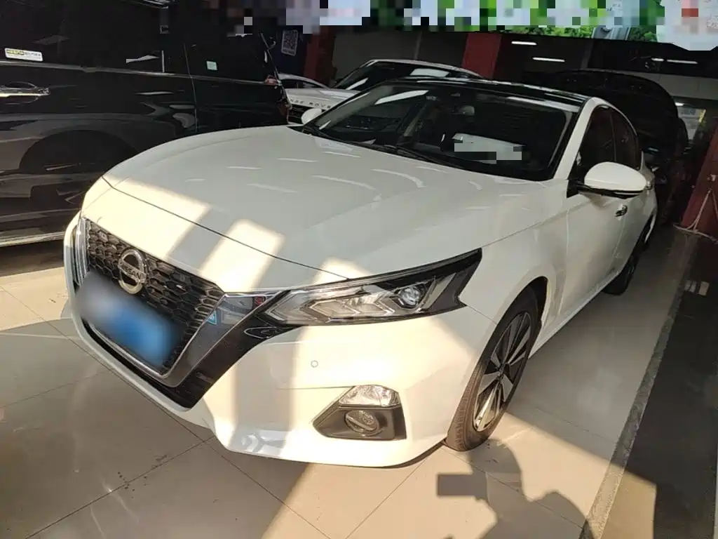Nissan TEANA