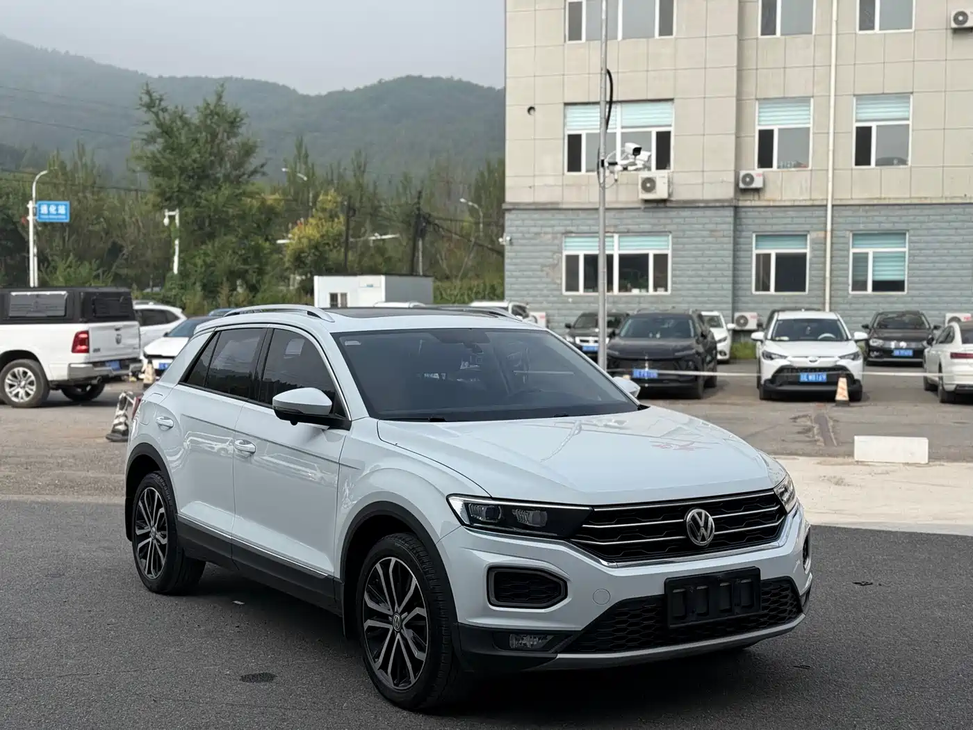 Volkswagen T-Roc, миниатюра 3