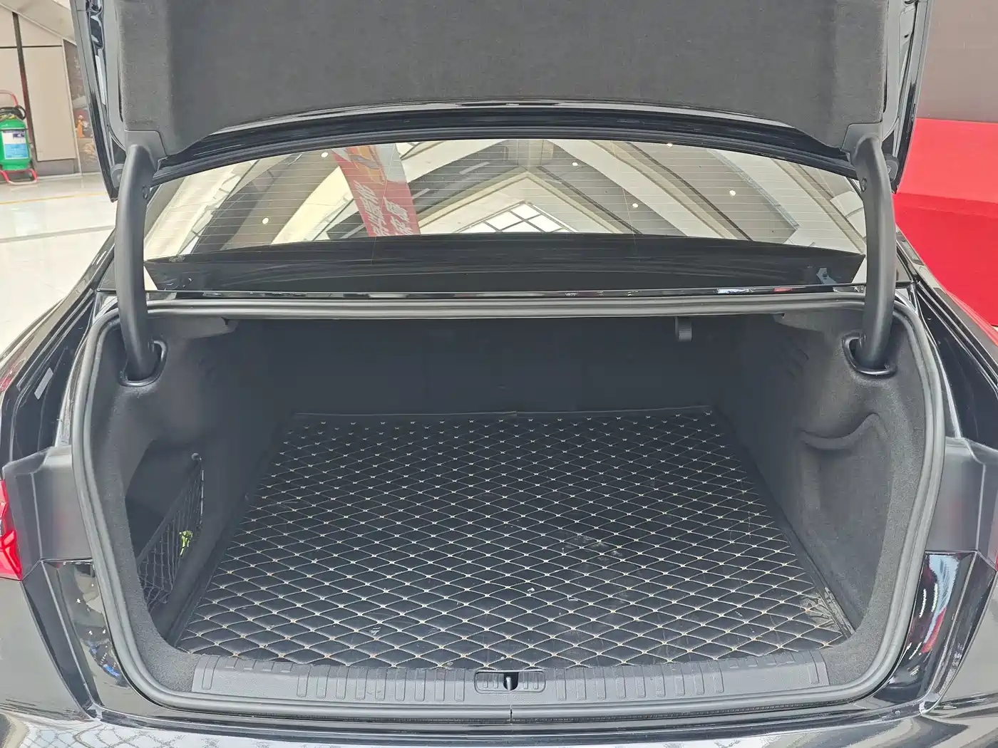 Фото 19 - Audi A6L