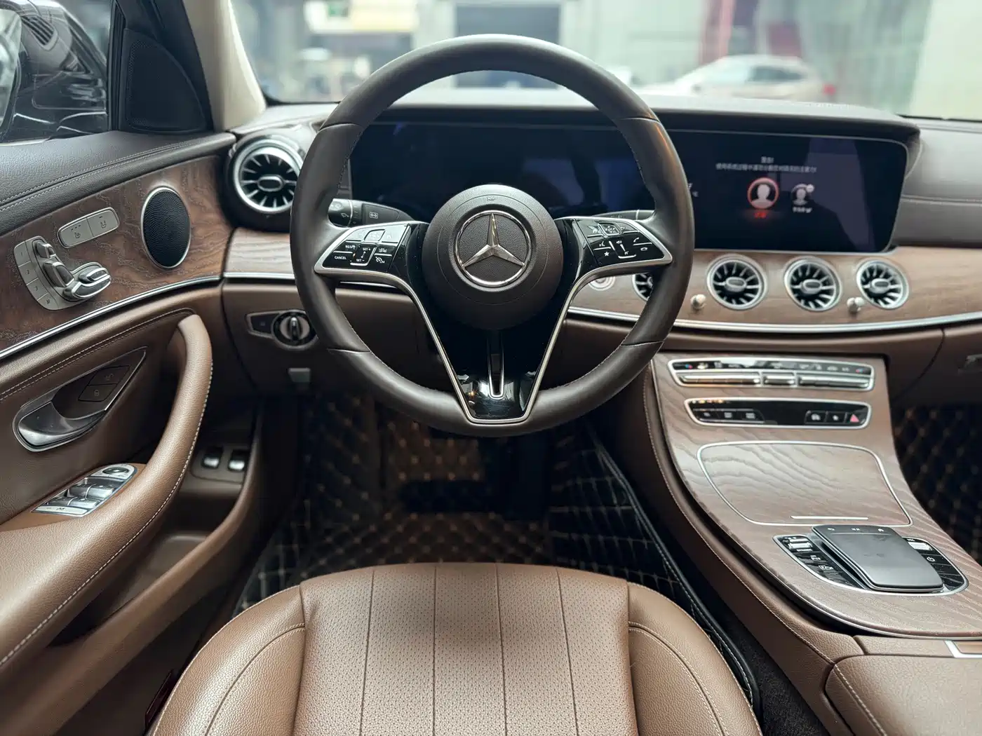 Photo 11 - Mercedes-Benz E-Class New Energy