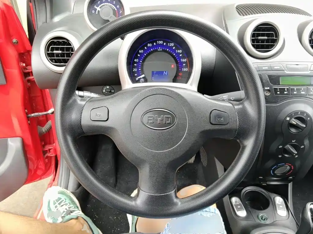 BYD F0 2017 2015 1.0L AMT Xuan Cool Edition