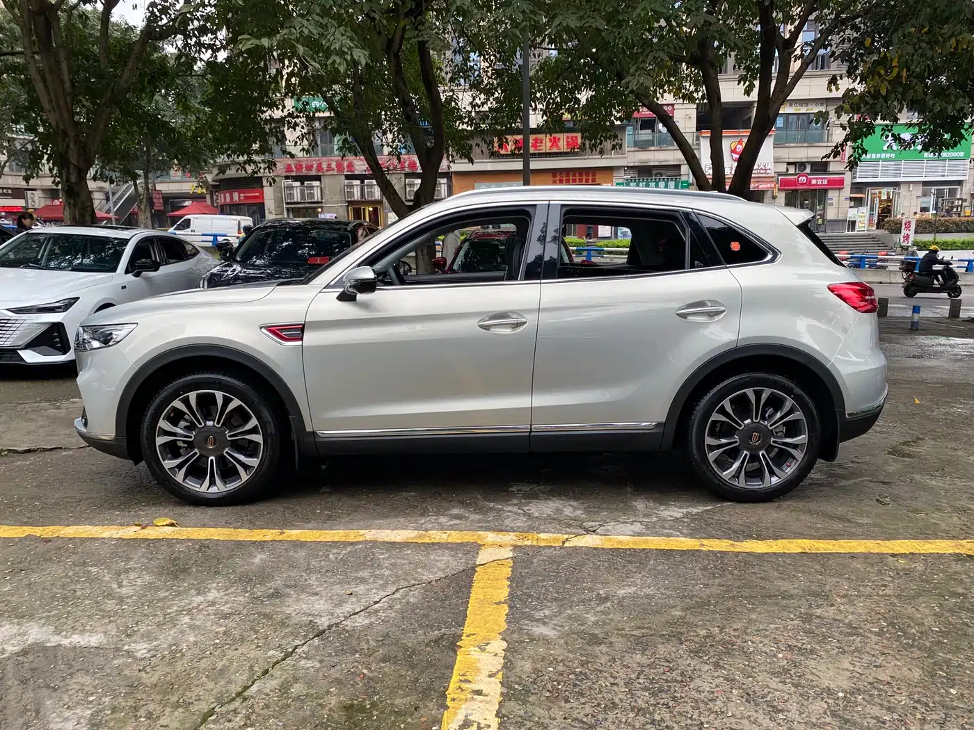 Hongqi HS5 2019 2.0T Smart Connect Enjoy 4WD Edition фото 4