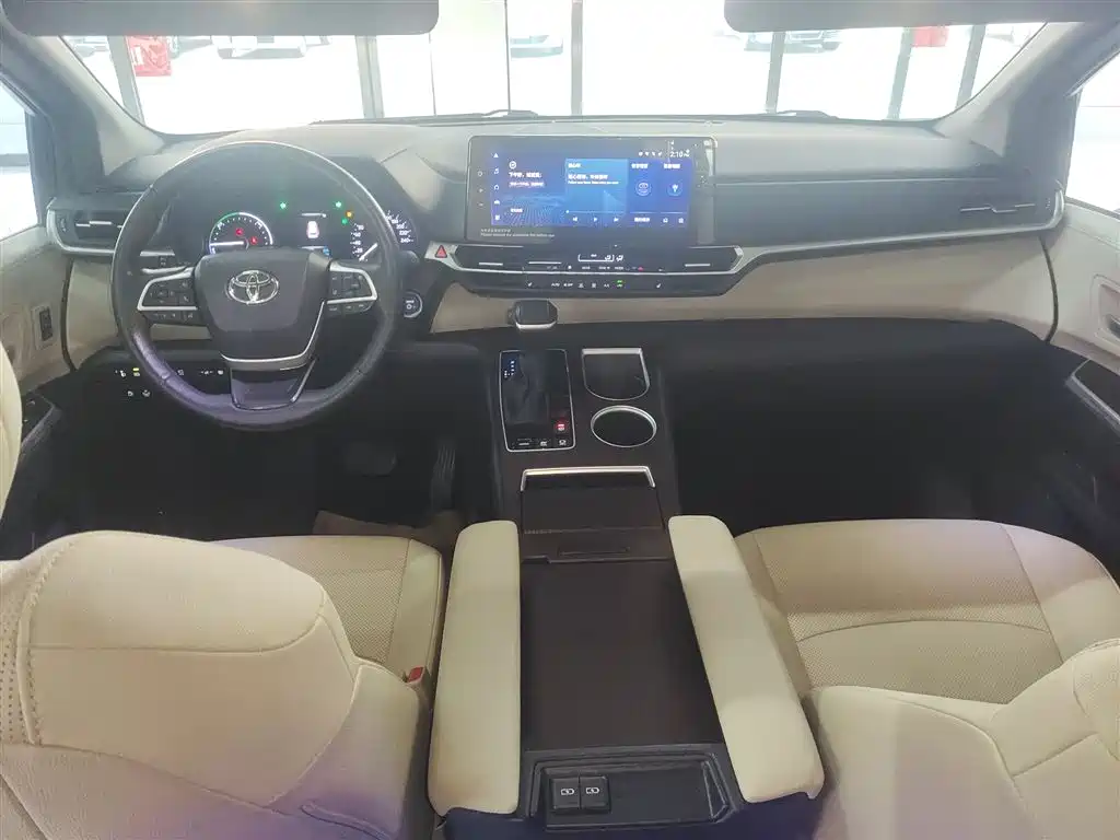 Toyota Granvia 2023 2.5L Hybrid Prestige PLUS Edition фото 10